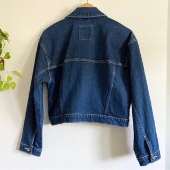 Abercrombie & Fitch Cropped Denim Jacket in Dark Wash - Picture 6 of 8